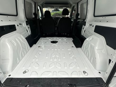 Used 2022 RAM ProMaster City Wagon image 9