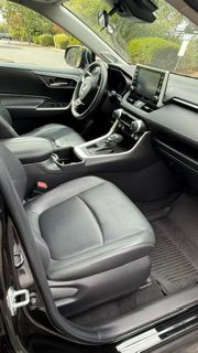 Used 2022 Toyota RAV4 XLE Premium FWD image 10