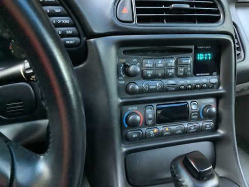 Used 2002 Chevrolet Corvette Coupe w/ Preferred Equipment Group2 RWD image 26