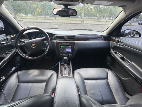 Used 2013 Chevrolet Impala LTZ FWD image 9