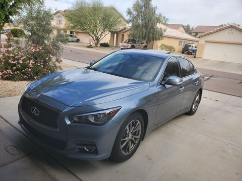 Used 2017 INFINITI Q50 Signature Edition w/ All Weather Package (L93) image 2