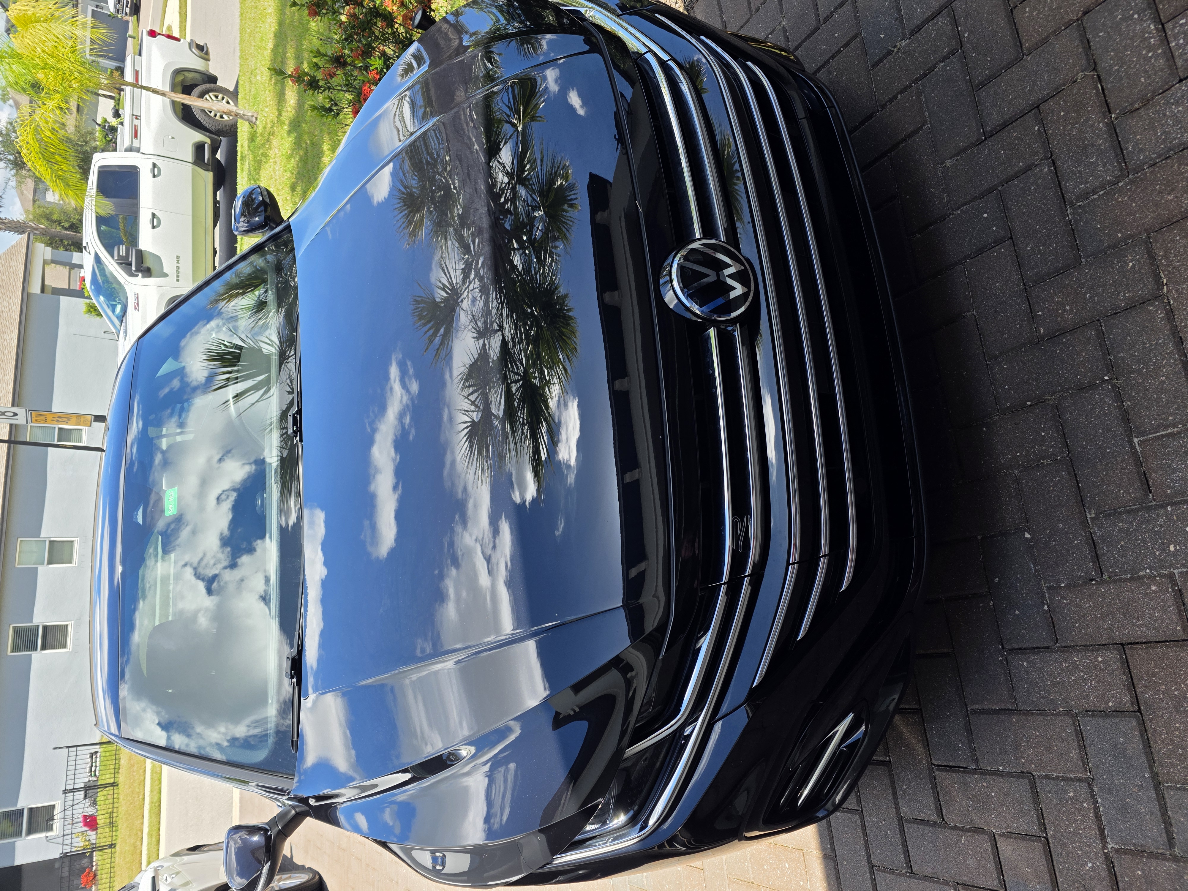 Used 2023 Volkswagen Arteon SE FWD image 1