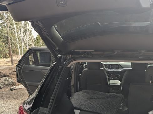 Used 2019 Chevrolet Blazer LT w/ Sun and Wheels Package image 21