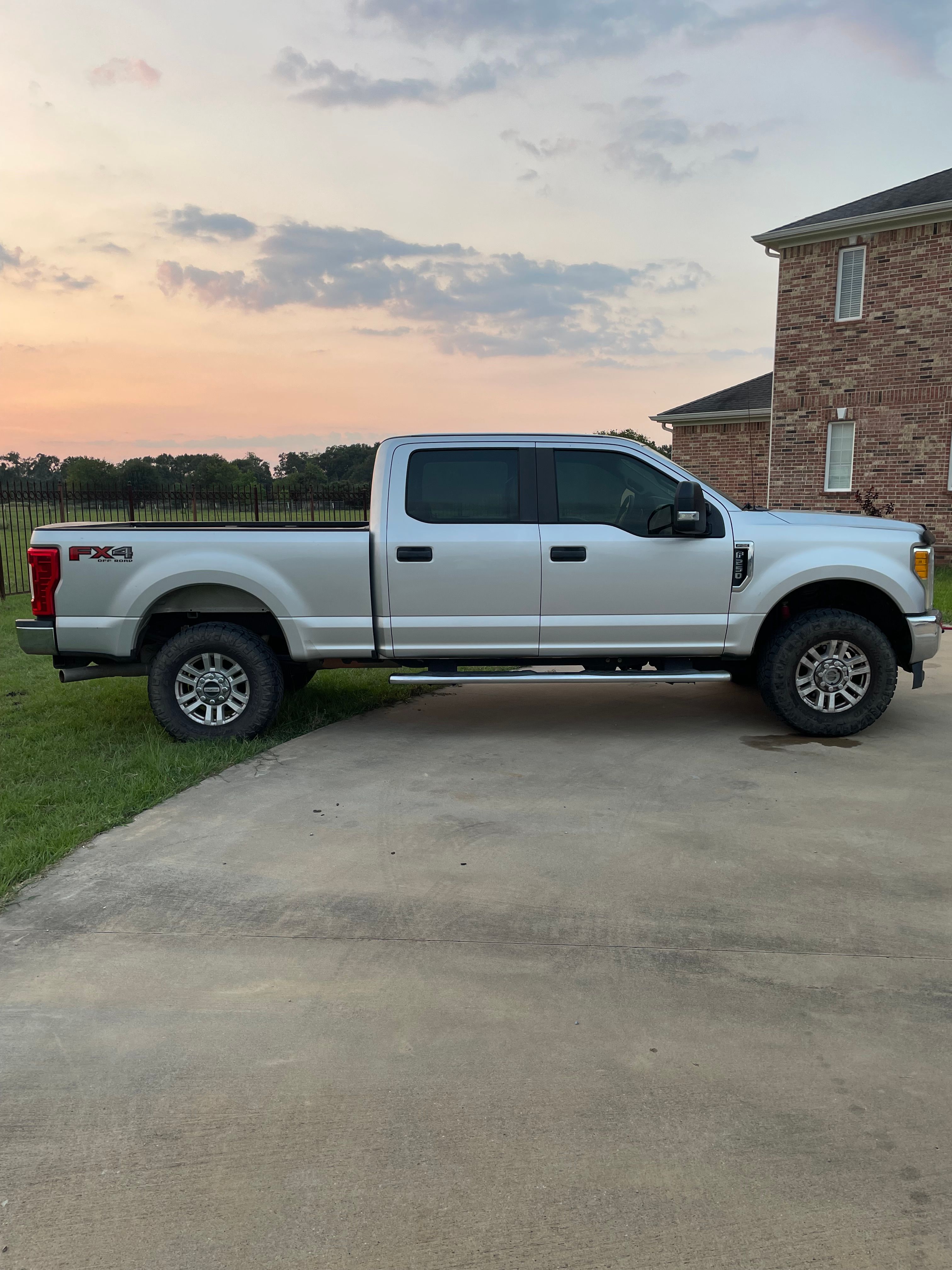 Used 2017 Ford F250 XL w/ STX Appearance Package AWD/4WD image 6