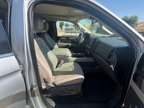 Used 2021 Ford Expedition Max Limited AWD/4WD image 9