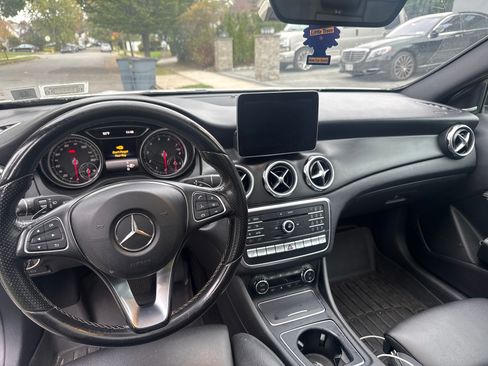 Used 2018 Mercedes-Benz GLA 250 4MATIC image 8