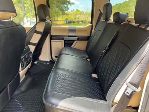 Used 2021 Ford F350 XLT w/ XLT Premium Package image 12