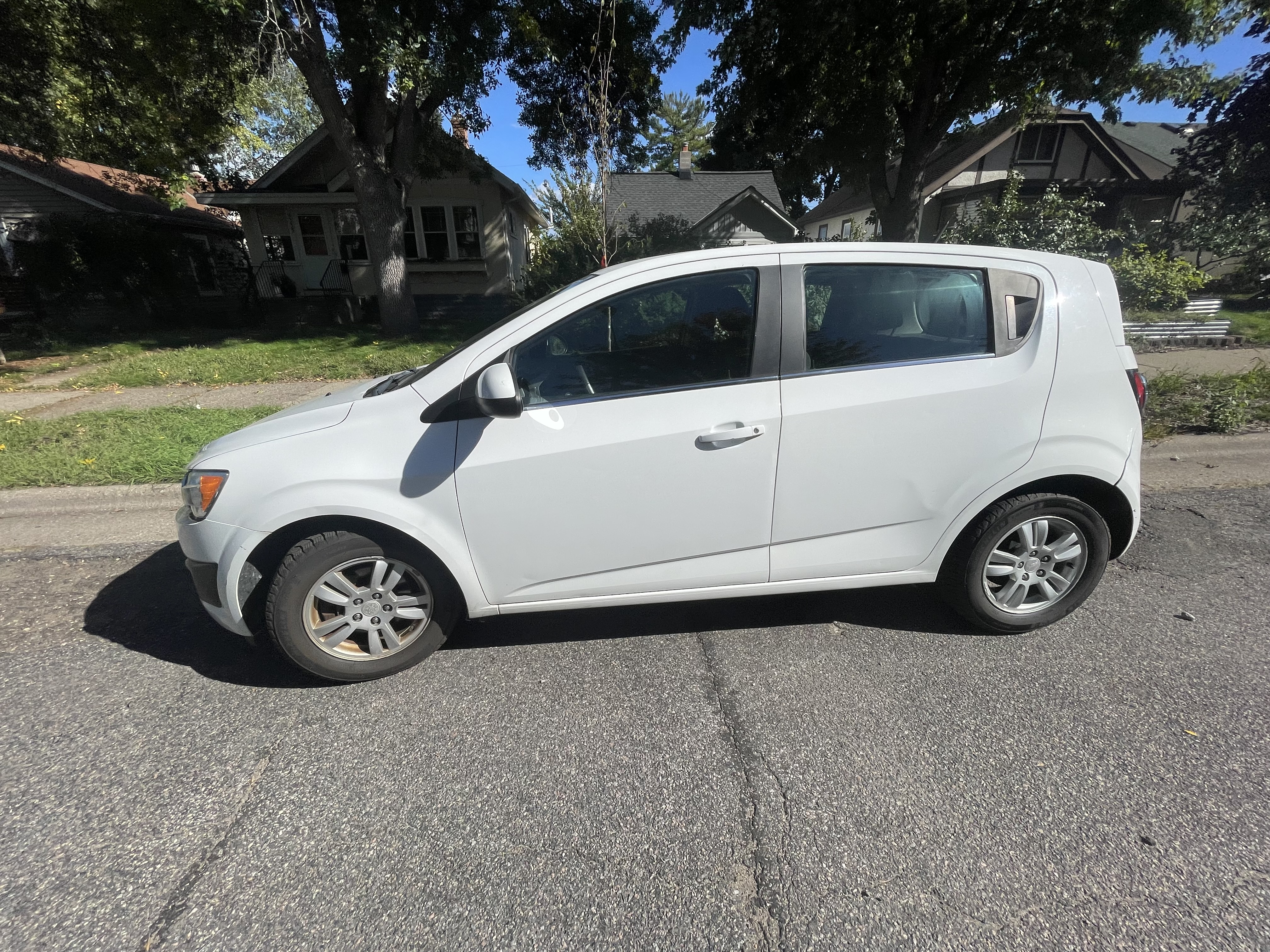 Used 2013 Chevrolet Sonic LT FWD image 4