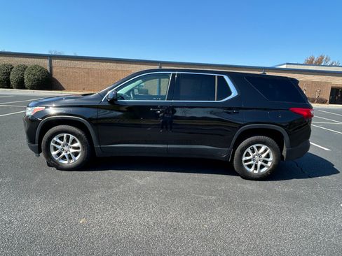 Used 2020 Chevrolet Traverse LS w/ LPO, Blackout Package image 4