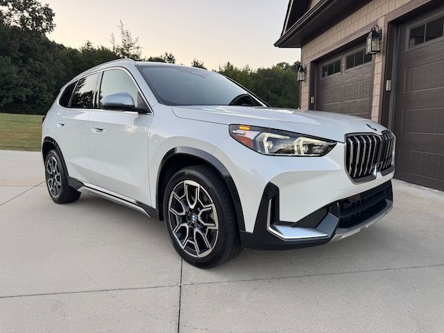 Used 2023 BMW X1 xDrive28i w/ Premium Package AWD/4WD image 1