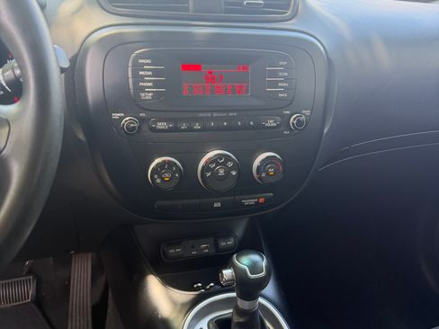 Used 2016 Kia Soul FWD image 6