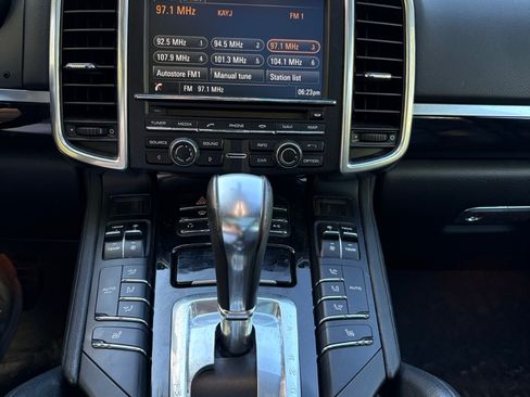 Used 2013 Porsche Cayenne Diesel AWD/4WD image 11