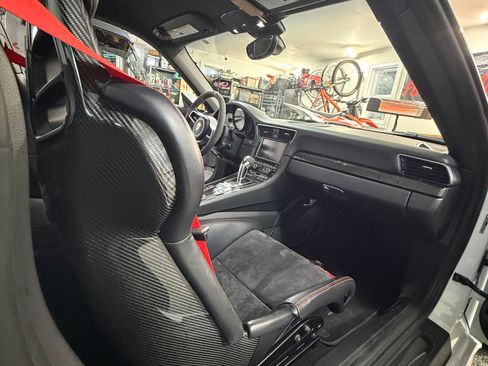 Used 2016 Porsche 911 GT3 RS image 24