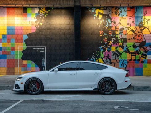 Used 2015 Audi RS 7 Prestige w/ Dynamic Package image 5