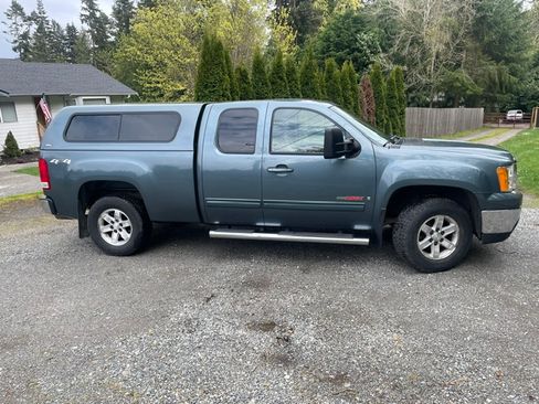 Used 2008 GMC Sierra 1500 SLT w/ Max Trailering Pack AWD/4WD image 6