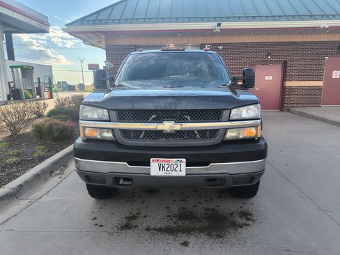 Used 2003 Chevrolet Silverado 2500 LS w/ Snow Plow Prep Package AWD/4WD image 1