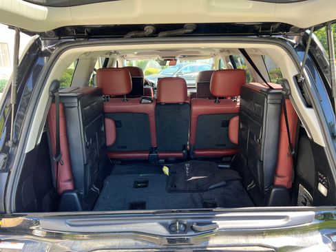 Used 2018 Lexus LX 570 4WD w/ Luxury Package image 8