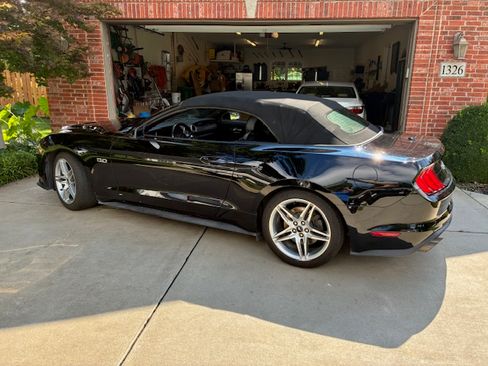 Used 2019 Ford Mustang GT Premium w/ GT Performance Package RWD image 2