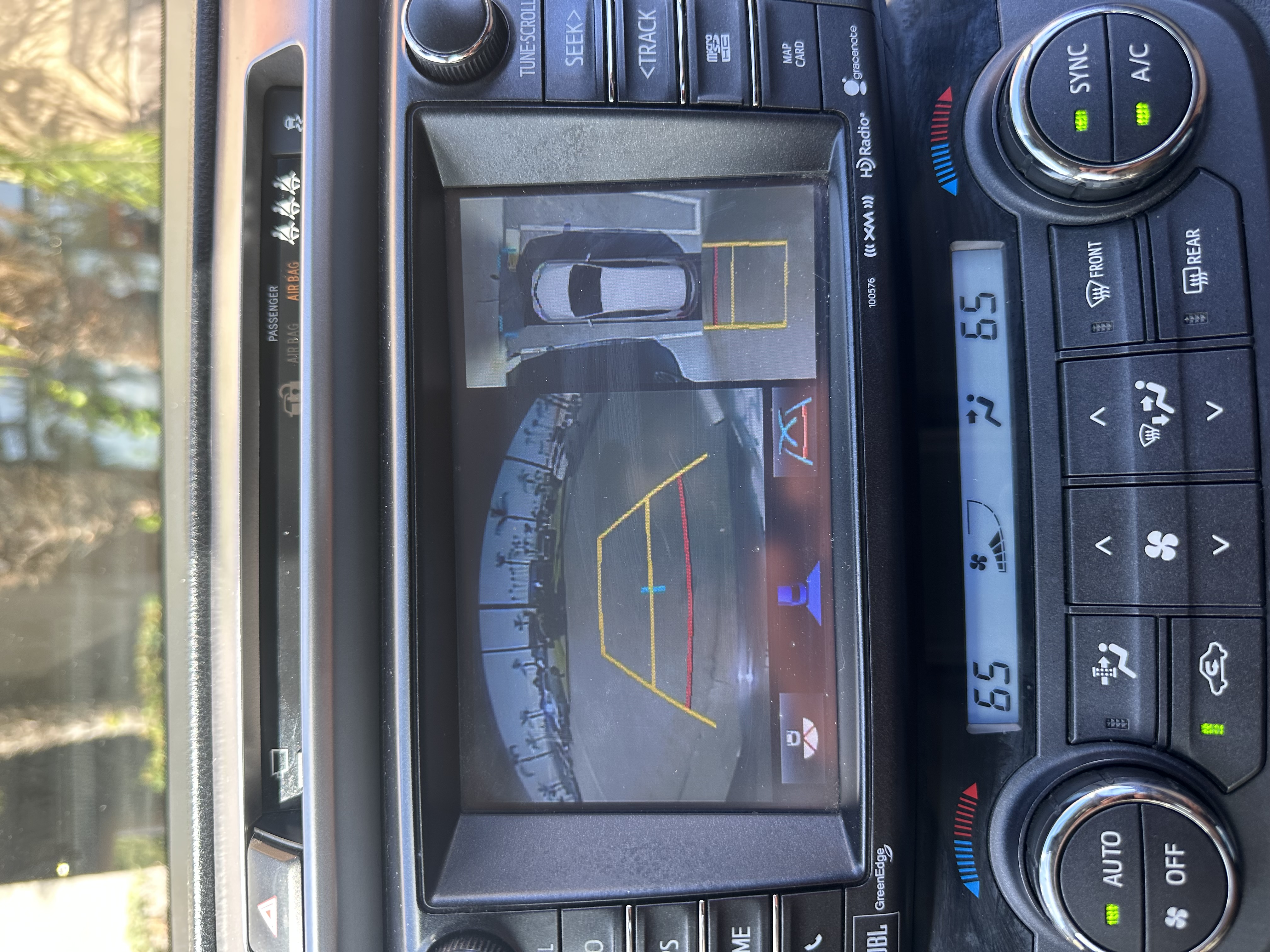 Used 2018 Toyota RAV4 Limited w/ Advanced Technology Package FWD image 12