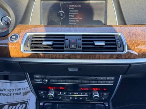 Used 2011 BMW 550i Gran Turismo xDrive image 11