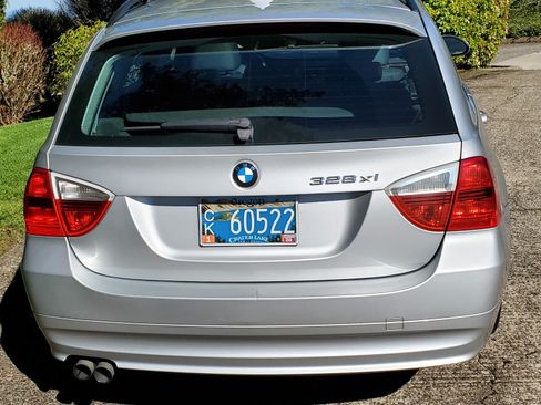Used 2007 BMW 328xi 328xi Wagon 4D image 2