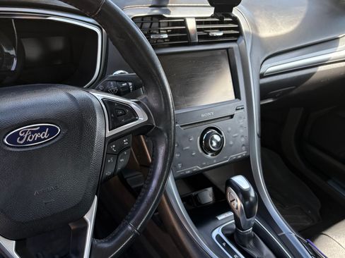 Used 2014 Ford Fusion Titanium image 9