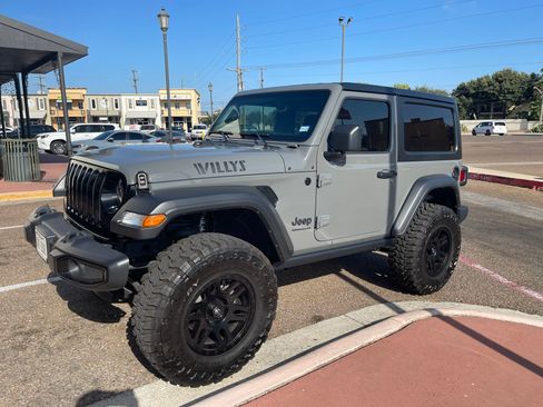 Used 2022 Jeep Wrangler Sport AWD/4WD image 16