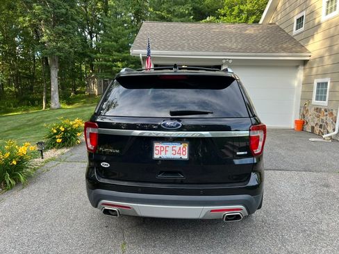Used 2017 Ford Explorer Platinum AWD/4WD image 2