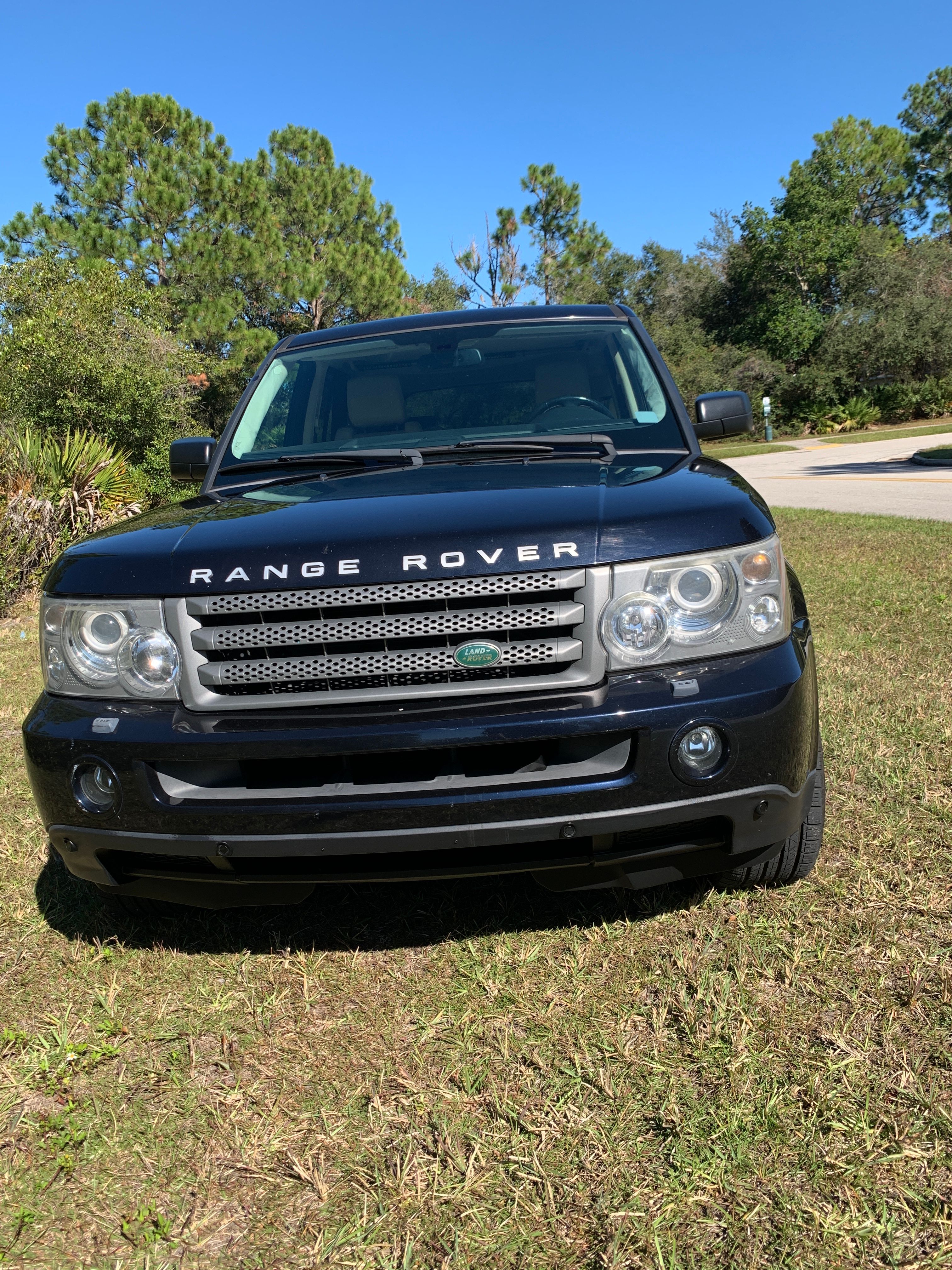 Used 2009 Land Rover Range Rover Sport HSE AWD/4WD image 2