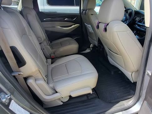 Used 2019 Buick Enclave Essence image 5