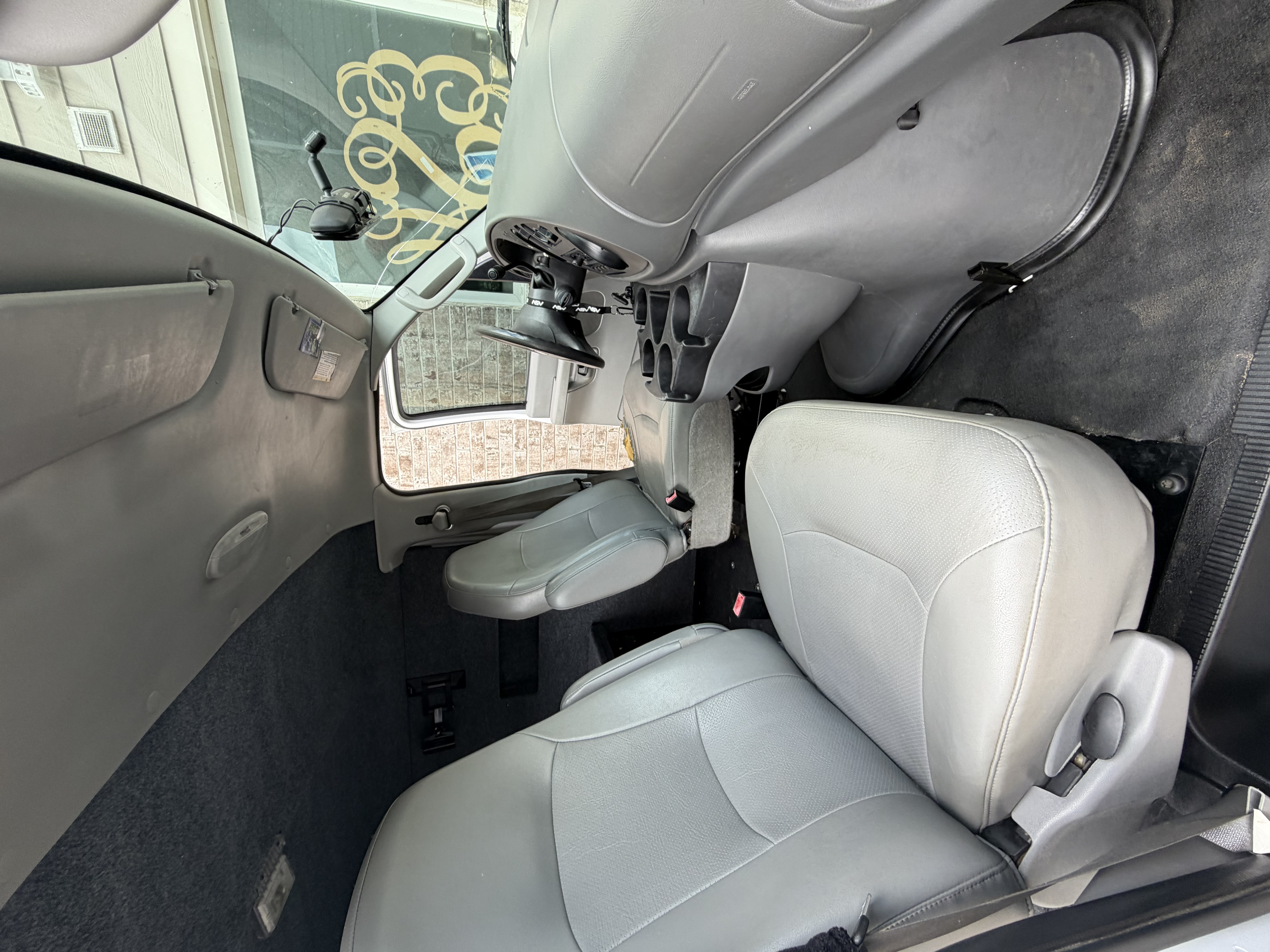 Used 2008 Ford E-150 and Econoline 150 Extended RWD image 19