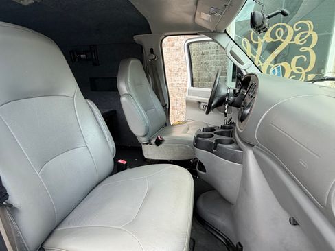 Used 2008 Ford E-150 and Econoline 150 Extended RWD image 19