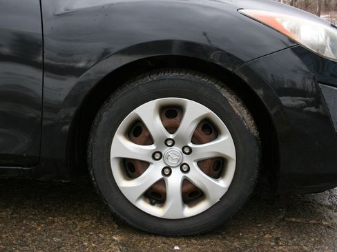 Used 2011 MAZDA MAZDA3 i Sport image 15