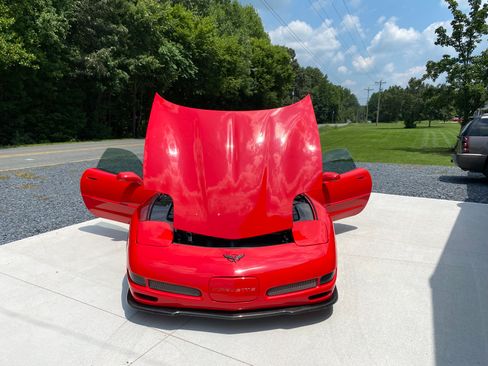 Used 2004 Chevrolet Corvette Z06 w/ Memory Package RWD image 14