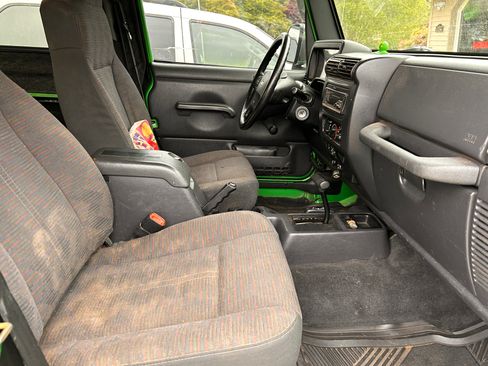 Used 2004 Jeep Wrangler 4WD image 6