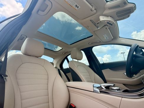 Used 2019 Mercedes-Benz C 300 4MATIC Sedan image 5