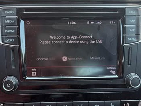 Used 2018 Volkswagen Passat 2.0T SEL Premium image 15