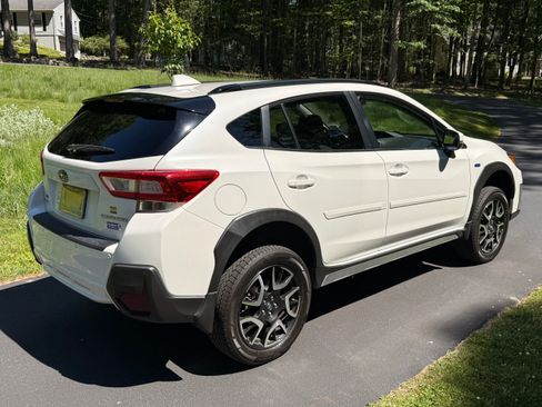 Used 2019 Subaru Crosstrek Hybrid w/ Moonroof Package w/Navigation AWD/4WD image 6