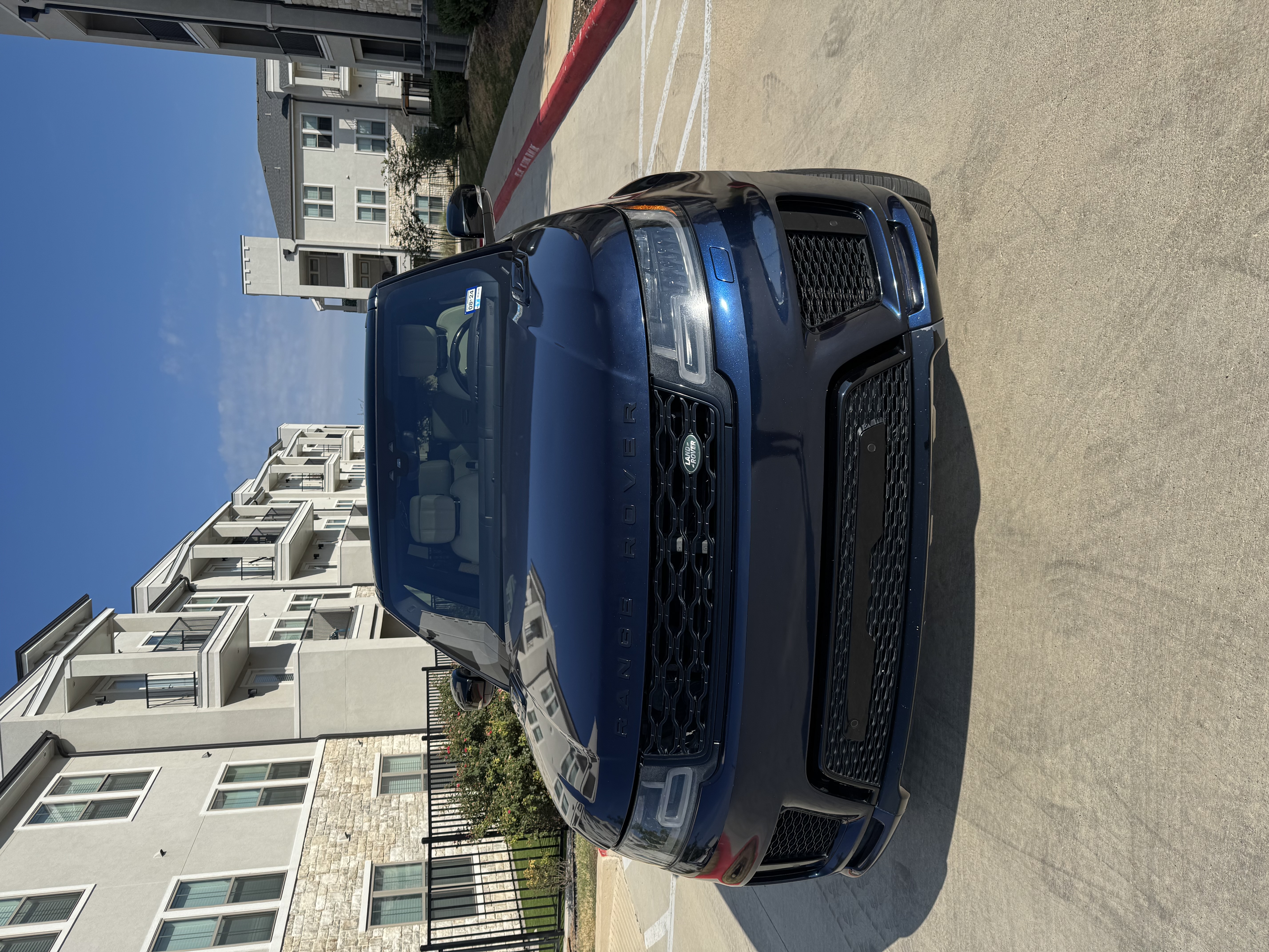 Used 2018 Land Rover Range Rover Sport HSE Dynamic AWD/4WD image 4