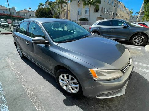 Used 2013 Volkswagen Jetta SE FWD image 5