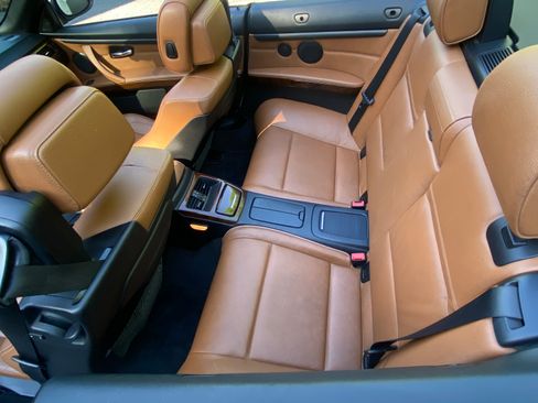 Used 2012 BMW 335i Convertible image 18