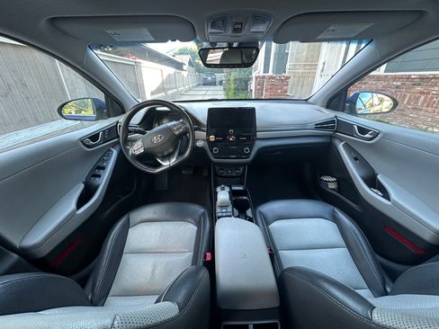 Used 2020 Hyundai Ioniq Limited image 11