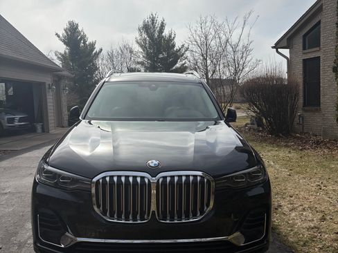 Used 2021 BMW X7 xDrive40i image 2