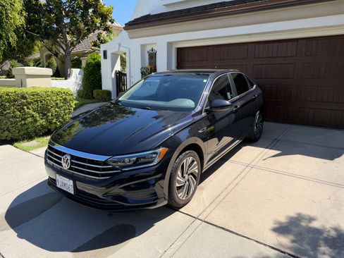 Used 2020 Volkswagen Jetta SEL FWD image 2