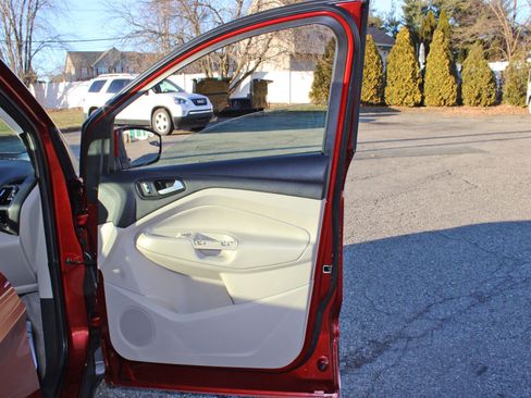 Used 2014 Ford Escape SE image 16