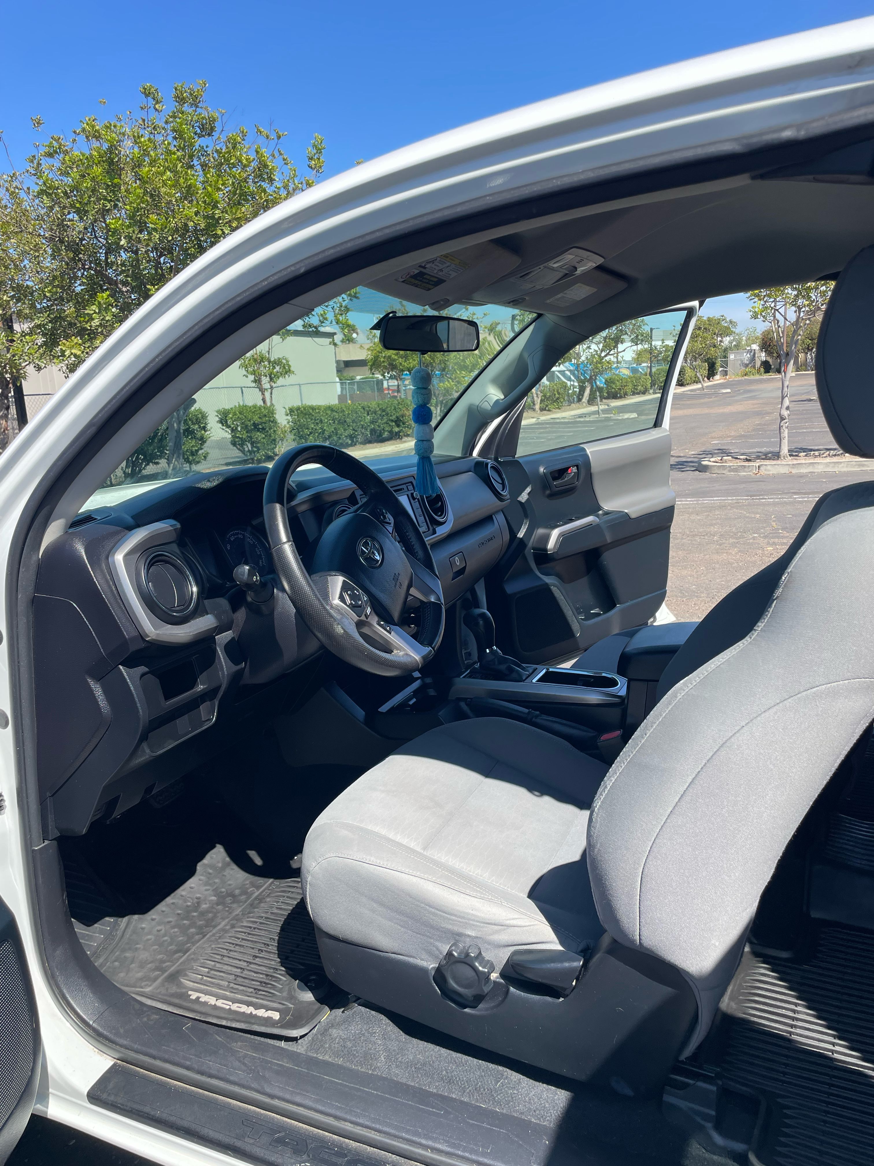 Used 2016 Toyota Tacoma SR5 RWD image 15