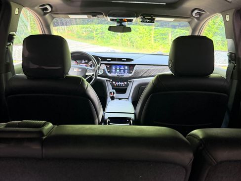 Used 2021 Cadillac XT6 Premium Luxury AWD/4WD image 6