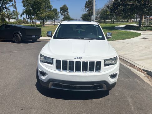 Used 2014 Jeep Grand Cherokee Limited w/ Luxury Group II AWD/4WD image 11