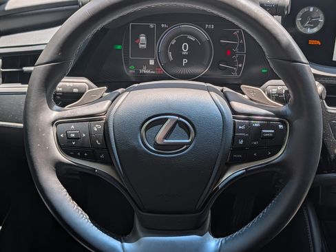 Used 2023 Lexus ES 300h w/ Premium Package FWD image 10