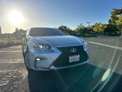 Used 2016 Lexus ES 350 w/ Navigation System Package FWD image 5